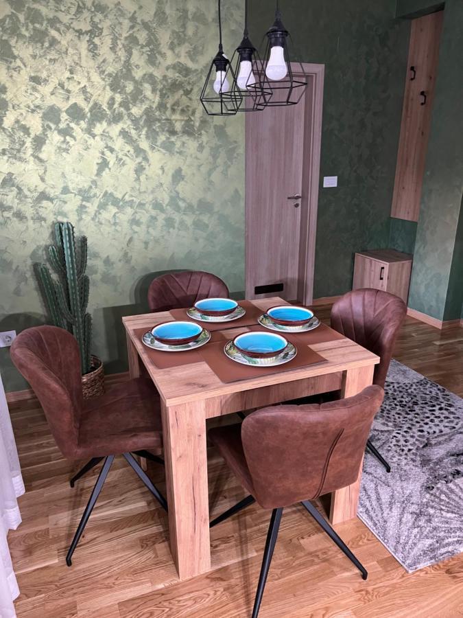 Jungle Lux Apartment Cacak Bagian luar foto