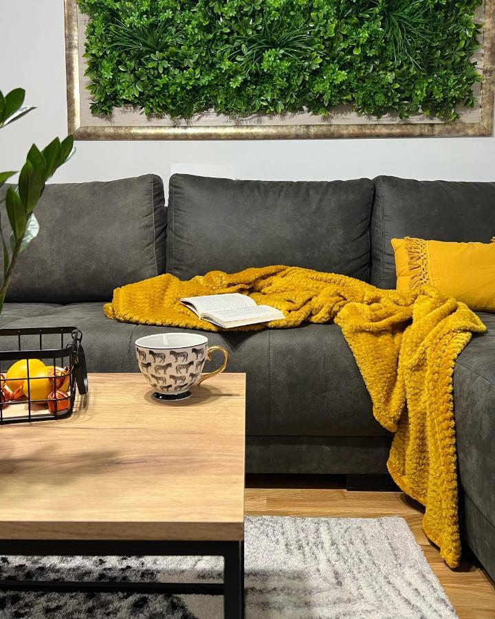 Jungle Lux Apartment Cacak Bagian luar foto